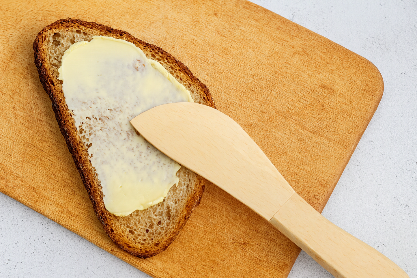 Drewniany nożyk kuchenny do smarowania chleba masłem – naturalne drewno bukowe, ekologiczny i bezpieczny dla naczyń