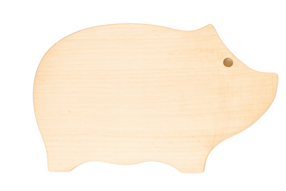 Dekoracyjna drewniana deska do krojenia w kształcie świnki – 30 cm, wykonana z naturalnego, jasnego drewna bukowego, z gładko szlifowaną powierzchnią i otworem do zawieszenia. Idealna do serwowania i krojenia potraw – Chłopcy z Rancza.