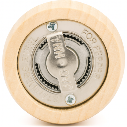 talowy mechanizm mielenia pieprzu w młynku z drewna bukowego – widok od spodu, z wyraźnym napisem STAINLESS STEEL FOR PEPPER, ukazujący precyzyjne zębatki i śruby montażowe w naturalnym, jasnym drewnie.