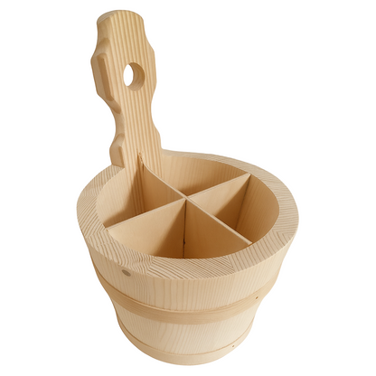 Drewniany organizer kuchenny – praktyczna dekoracja Twojej kuchni, wykonany z jasnego drewna z czterema przegrodami i ozdobnym uchwytem, idealny do przechowywania sztućców, przypraw lub drobiazgów kuchennych.