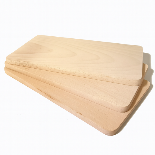 Zestaw 3 drewnianych desek śniadaniowych 22 x 12 cm – praktyczne i stylowe wyposażenie kuchni, wykonane z naturalnego drewna bukowego, idealne do serwowania i krojenia.