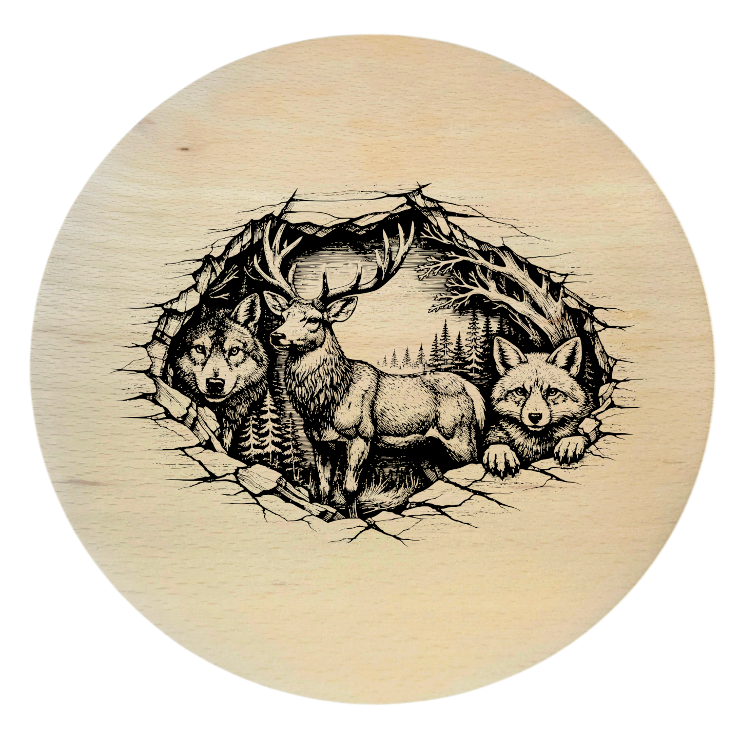 Okrągła drewniana deska z grawerem zwierząt leśnych – wilk, jeleń i lis – dekoracja ścienna w rustykalnej chacie myśliwskiej.
